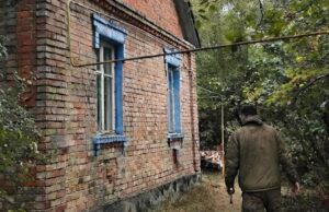 Подружжя купило “капсулу часу” в селі: що знайшли у старій хаті Подружжя-купило-“капсулу-часу”-в-селі:-що-знайшли-у-старій-хаті