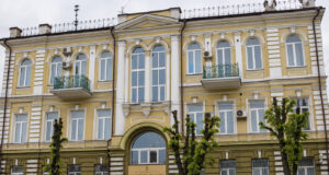 Волинський прокурор придбав за понад мільйон гривень електрокар зі США Волинський-прокурор-придбав-за-понад-мільйон-гривень-електрокар-зі-США