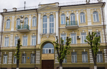 Волинський прокурор придбав за понад мільйон гривень електрокар зі США Волинський-прокурор-придбав-за-понад-мільйон-гривень-електрокар-зі-США