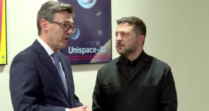 Зеленський зустрівся з прем’єром Британії для обговорення загрози нових атак з боку Росії Зеленський-зустрівся-з-прем’єром-Британії-Бернемом-і-попередив-про-підготовку-росією-нової-масованої-атаки