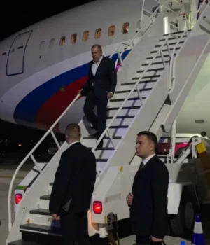 лавров-прибув-до-Нью-Йорка-і-сьогодні-зустрінеться-з-Рубіо:-говоритимуть-про-війну-в-Україні