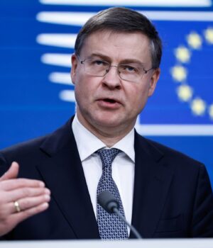 dombrovskis_gettyimages_2203945323_dee483d2978d624fd1e84201df5bdeb0_1300x820.jpg У ЄС визнали “втому” від санкцій проти РФ: чи змінять механізм їхнього ухвалення