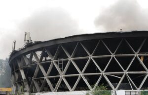 Російська атака на Київ: знищено Залізничний ринок У Києві через атаку горів культовий ринок “Шайба”: який вигляд він має зараз (фото, відео)