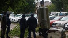 Російська атака на Київ: двоє загиблих, численні пошкодження Балістика-по-Києву:-пошкоджений-пологовий,-є-загиблі