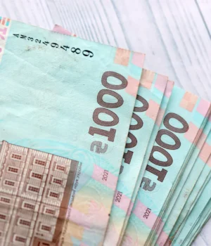 В-Україні-зберегли-доплату-вчителям-прифронтових-територій-–-скільки-отримуватимуть-освітяни