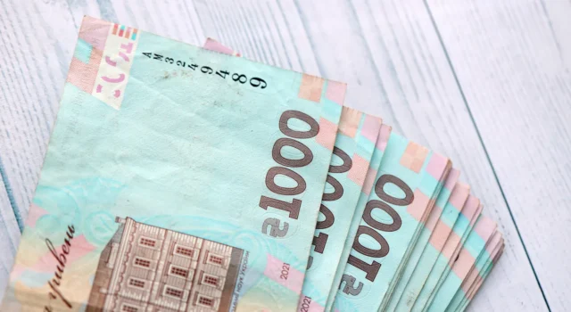 В Україні зберегли доплату вчителям прифронтових територій В-Україні-зберегли-доплату-вчителям-прифронтових-територій-–-скільки-отримуватимуть-освітяни
