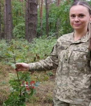 На-Волині-в-нацпарку-висадили-дуби-на-Алеї-Героїв.-ФОТО На-Волині-в-нацпарку-висадили-дуби-на-Алеї-Героїв.-ФОТО
