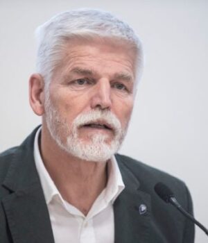 «Інакше-Росія-просто-піде-далі»:-президент-Чехії-закликав-НАТО-збивати-літаки-РФ