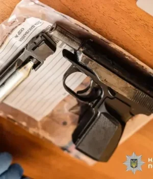 У Миколаєві підліток влаштував стрілянину в тролейбусі під час конфлікту