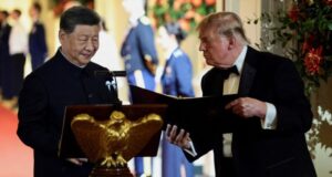 Трамп прийняв Сі Цзіньпіна у Вашингтоні: обговорення торговельних суперечок та ситуації в Україні «Принизливий-статус-прохача».-Що-зустріч-Трампа-й-Сі-показала-Україні