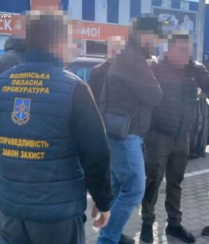 Працівника-Волинської-митниці-затримали-правоохоронці Працівника-Волинської-митниці-затримали-правоохоронці