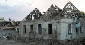 Російський удар по Запоріжжю: загинули дві жінки, постраждали ще двоє Після-удару-по-Запоріжжю-з-під-завалів-дістали-тіла-двох-жінок
