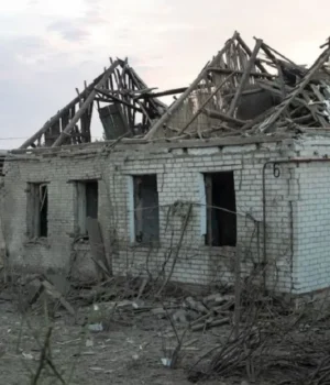 Після-удару-по-Запоріжжю-з-під-завалів-дістали-тіла-двох-жінок