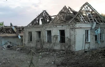Російський удар по Запоріжжю: загинули дві жінки, постраждали ще двоє Після-удару-по-Запоріжжю-з-під-завалів-дістали-тіла-двох-жінок