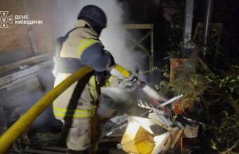 Окупанти вдарили безпілотниками по Києву та області: виникло багато пожеж, є постраждалі Окупанти-вдарили-безпілотниками-по-Києву-та-області:-виникло-багато-пожеж,-є-постраждалі