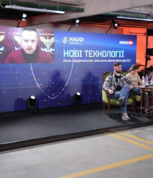Армія стала стартапом: Бутусов з “Хартії” розповів про кадрові проблеми у війську