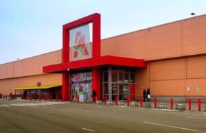 Ворожа атака пошкодила супермаркет у популярному ТРЦ Києва: що відомо Ворожа-атака-пошкодила-супермаркет-у популярному-ТРЦ-Києва:-що відомо