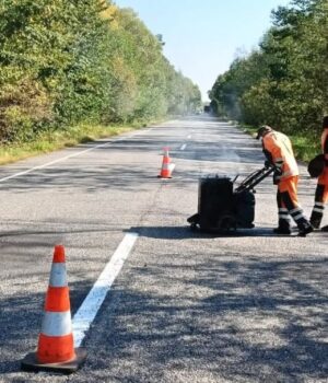 Пов’язаній-з-народними-депутатами-фірмі-замовили-утримання-доріг-Волині-за-мільярд-гривень