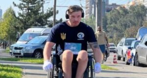 Ветеран з Волині подолав 42 кілометри на кріслі колісному заради поранених побратимів Ветеран-з-Волині-подолав-42-кілометри-на-кріслі-колісному-заради-поранених-побратимів