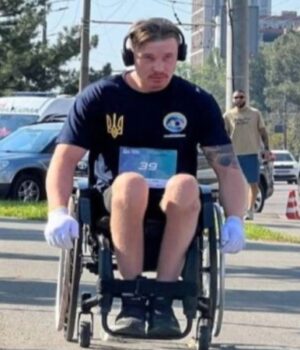 Ветеран-з-Волині-подолав-42-кілометри-на-кріслі-колісному-заради-поранених-побратимів Ветеран-з-Волині-подолав-42-кілометри-на-кріслі-колісному-заради-поранених-побратимів
