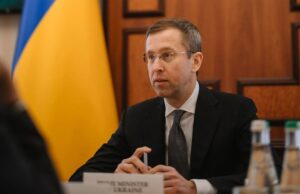 Уряд України виділив 7 мільярдів доларів на оборону через перерозподіл видатків Корецький розповів, чи вистачить грошей на зарплати військовим цього року
