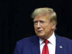 Трамп закликав Зеленського обмежити удари по російських нафтопереробних заводах Трамп заявив, що Зеленський нібито погодився пригальмувати з ударами по НПЗ РФ