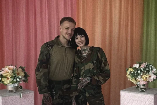 Українська захисниця, удова Серфера Єва Смирнова народила донечку Українська захисниця, удова Серфера Єва Смирнова народила донечку