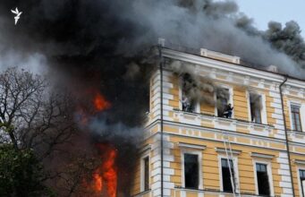 У Києві сталися “прильоти” у трьох районах: горить Національна академія наук, є жертви (оновлено, фото, відео) У Києві-сталися-“прильоти”-у трьох-районах:-горить-Національна-академія-наук,-є жертви-(оновлено,-фото,-відео)