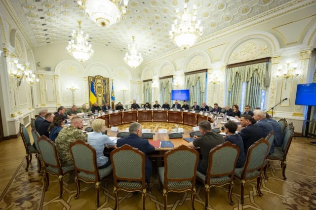 Зеленський позбавив ексгенпрокурора Кравченка ще однієї посади Зеленський позбавив ексгенпрокурора Кравченка ще однієї посади