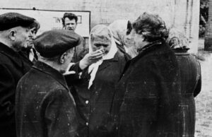 Пам’ять про Бабин Яр: перший мітинг вшанування жертв «Ганебне-зборище-єврейських-й-українських-націоналістів».-Перший-мітинг-у-Бабиному-Яру-(унікальні-фото)