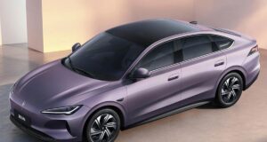 Volkswagen представив дешевий електроседан із запасом ходу до 555 км volkswagen-представив-дешевий-електроседан-із-запасом-ходу-до-555-км