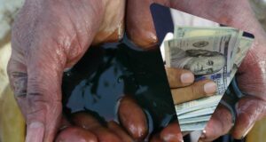 Росія рекордно збільшила експорт нафти: у Bloomberg пояснили, що заважає їй заробити Росія-рекордно-збільшила-експорт-нафти:-у-bloomberg-пояснили,-що-заважає-їй-заробити