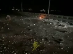 Уламки дрона впали на Південний міст у Києві У-Києві-зафіксовано-падіння-уламків-на-Південному-мосту-–-соцмережі