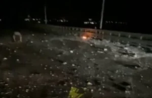 Уламки дрона впали на Південний міст у Києві У-Києві-зафіксовано-падіння-уламків-на-Південному-мосту-–-соцмережі