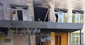 Російські атаки пошкодили понад 300 закладів освіти у Києві Російські атаки пошкодили понад 300 закладів освіти у Києві