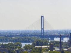 Два дрони влучили по Південному мосту в Києві: рух метро зупинили Два-дрони-влучили-по-Південному-мосту-в-Києві:-рух-метро-зупинили