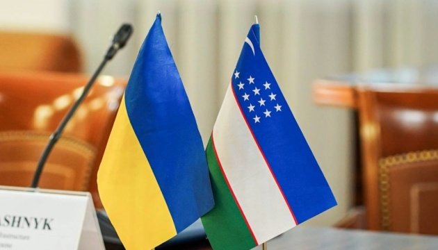 Україна та Узбекистан запроваджують транспортний безвіз для вантажних перевезень Україна-та-Узбекистан-запроваджують-транспортний-безвіз-для-вантажних-перевезень