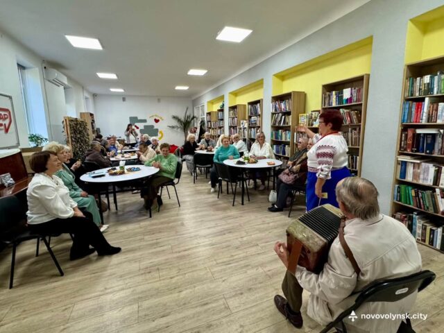 Творчі заходи до Дня людей похилого віку у Нововолинську Для-підопічних-терцентру-організували-творчі-зустрічі