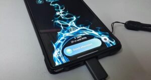 Усі бояться заряджати смартфон вночі, але є дещо, що шкодить батареї набагато більше Усі-бояться-заряджати-смартфон-вночі,-але-є-дещо,-що-шкодить-батареї-набагато-більше