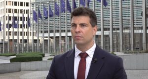 Україна планує підписати угоди про скоординований контроль з Польщею та Словаччиною до кінця року «Якби-залежало-від-України,-ми-зробили-б-це-завтра»-Деркач-про-спільні-пункти-пропуску-з.
