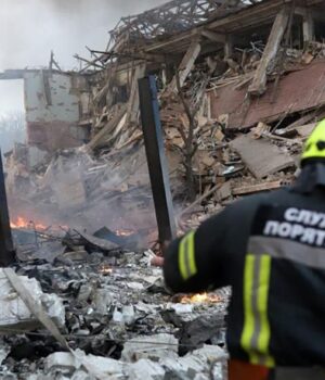 Вечірній удар по Південному мосту: пошкоджено опору, рух метро зупинили