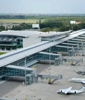 Україна-готується-відновити-польоти,-але-вітчизняні-авіакомпанії-можуть-не-дочекатися