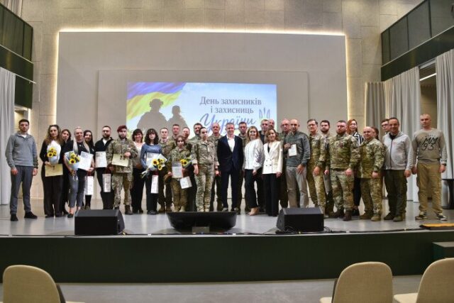 У Луцьку захисникам вручили державні нагороди та відзнаки міського голови У-Луцьку-захисникам-вручили-державні-нагороди-та-відзнаки-міського-голови