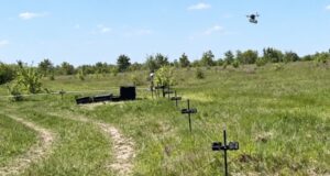 В Україні представлено новий засіб протидії волоконно-оптичним дронам «Розумний-колючий-дріт»:-Україна-розгортає-засіб-для-обривання-оптоволокна-БпЛА