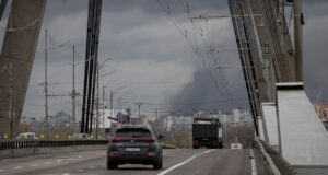 Російський удар по Північному мосту в Києві: деталі події Росіяни вдарили по Північному мосту в Києві: пошкоджено полотно, рух перекритий