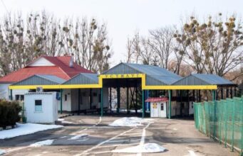 Суд відмовив в арешті речей, вилучених у посадовця Волинської митниці Суд-відмовив-в-арешті-речей,-вилучених-у-посадовця-Волинської-митниці