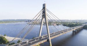 У Києві з’являться резервні переправи через Дніпро: міністр розкрив деталі У-Києві-з’являться-резервні-переправи-через-Дніпро:-міністр-розкрив-деталі