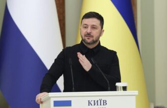 Україна закриє дефіцит бюджету до кінця року, – Зеленський Україна-закриє-дефіцит-бюджету-до-кінця-року,-–-Зеленський