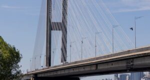 Удар по Північному мосту в Києві: постраждали двоє людей Удар-по-Північному-мосту-в-Києві:-постраждали-двоє-людей