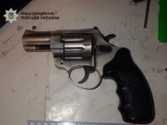 У Києві чоловік влаштував стрілянину з балкона багатоповерхівки У-Києві-нетверезий-чоловік-влаштував-стрілянину-з-балкона-багатоповерхівки